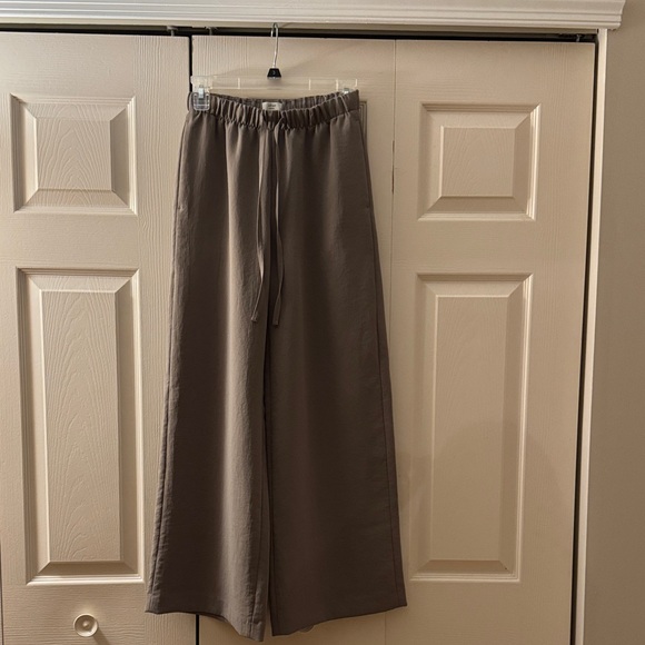 Aritzia Pants - Aritzia Lodge Pants